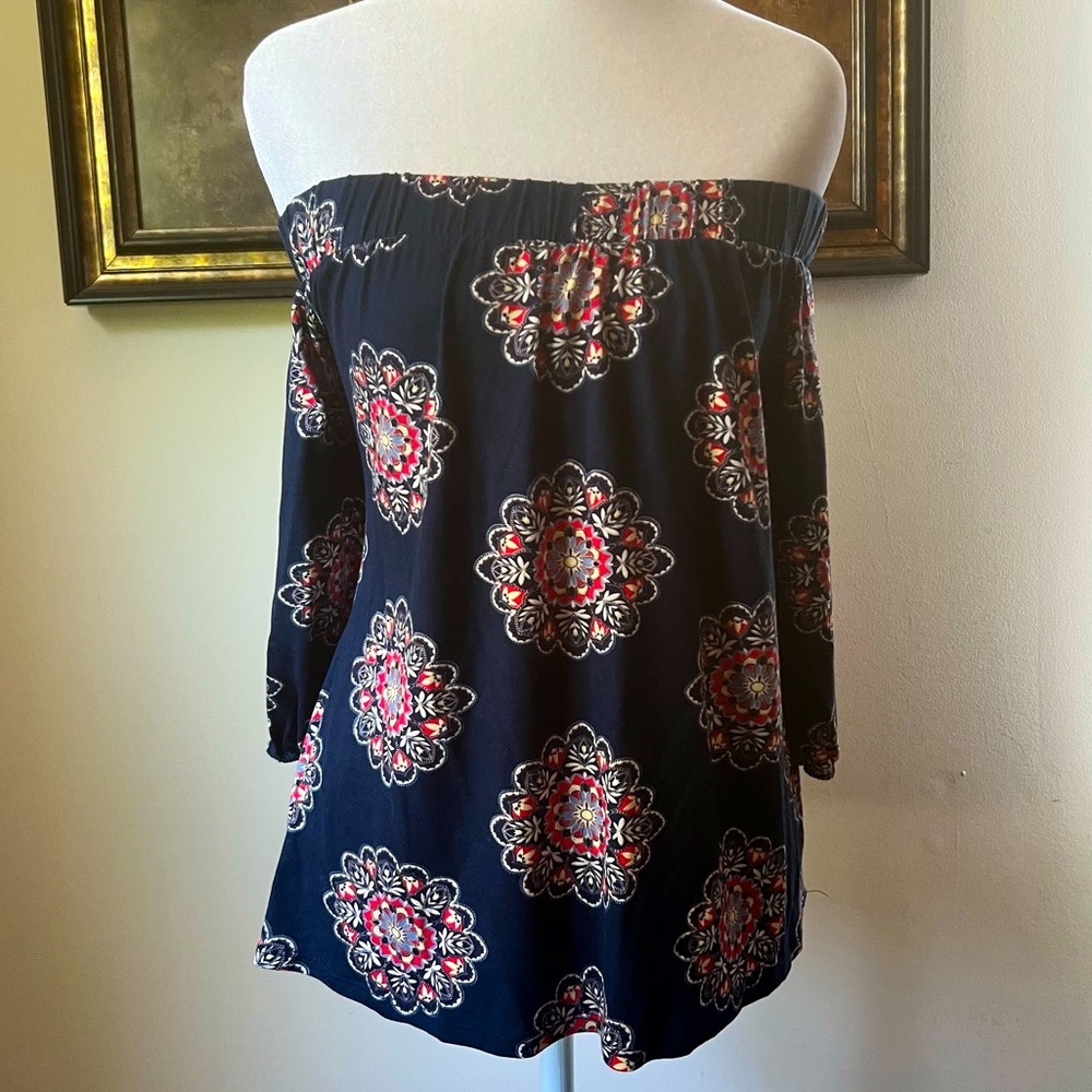 Women’s Off-the-Shoulder Top, Size Medium